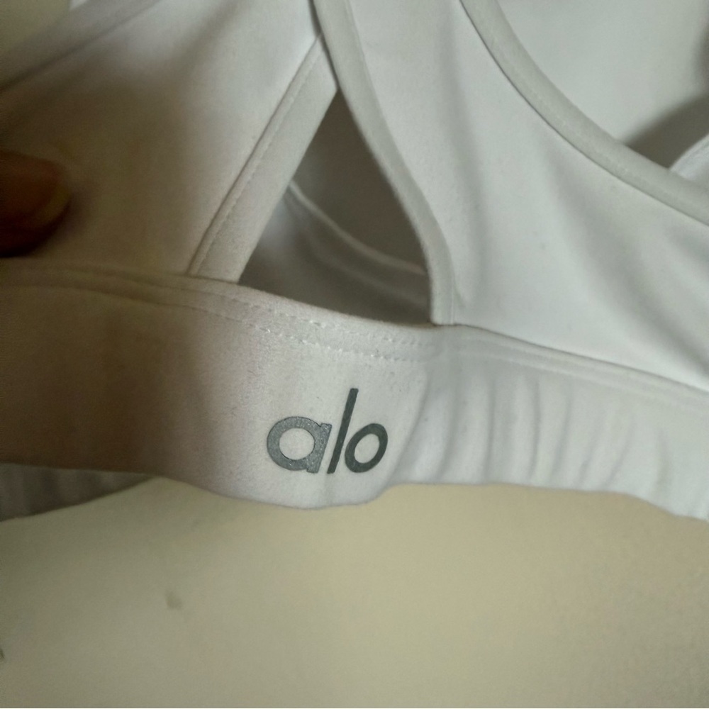 ALO Yoga Ripped Warrior White Sports Bra - S - Picture 3 of 7